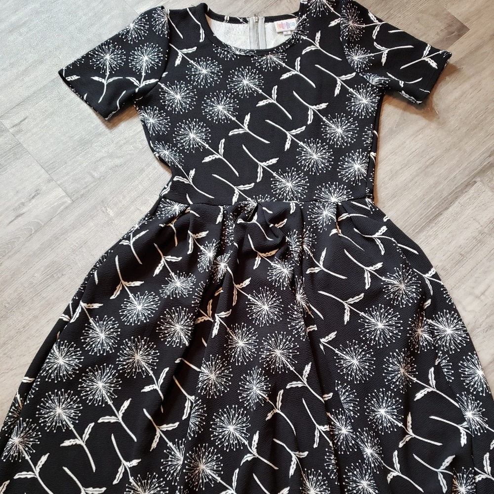 LuLaRoe Dandelion Amelia Dress